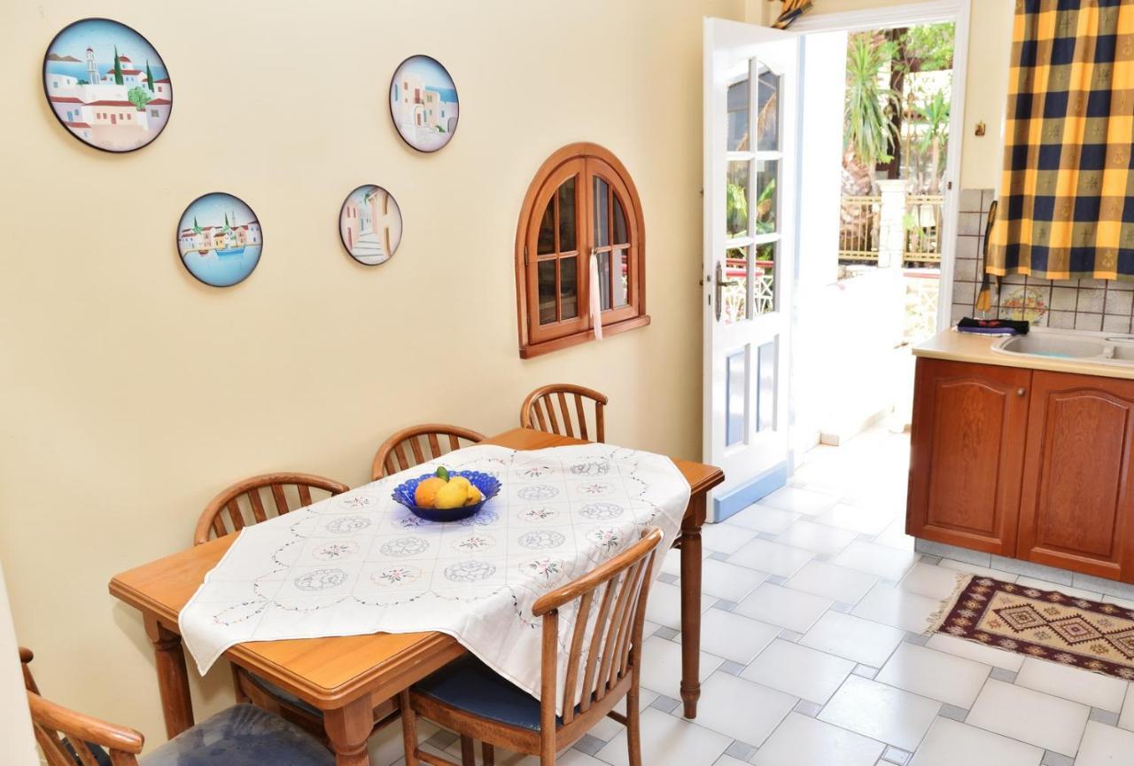 Tzivras Villa & Apartments ลาสซี ภายนอก รูปภาพ