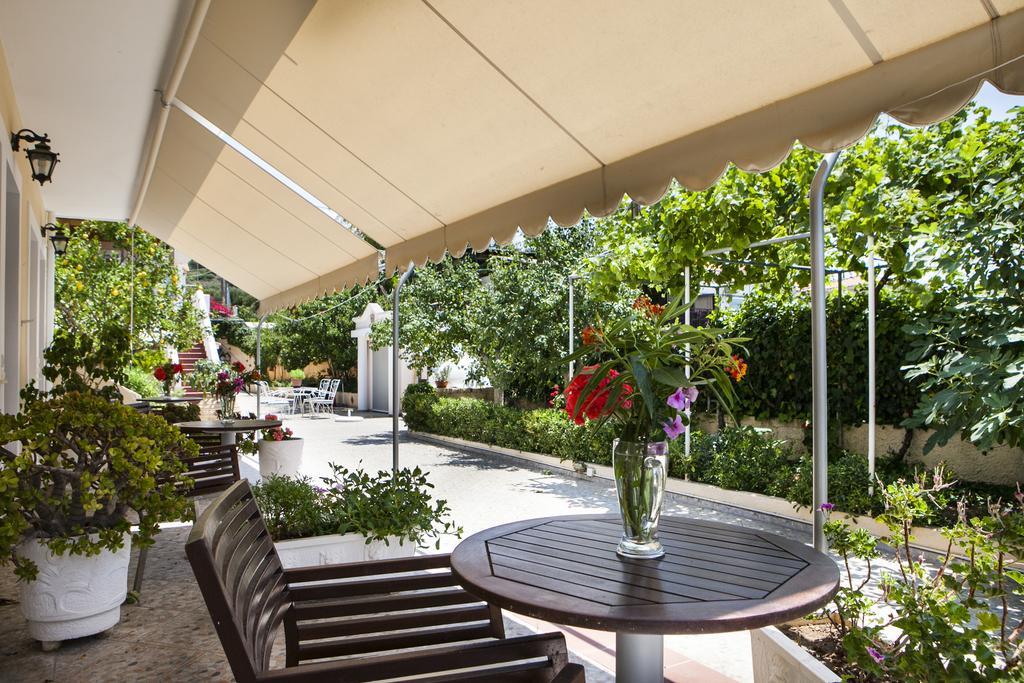 Tzivras Villa & Apartments ลาสซี ภายนอก รูปภาพ