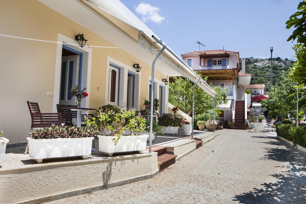 Tzivras Villa & Apartments ลาสซี ภายนอก รูปภาพ