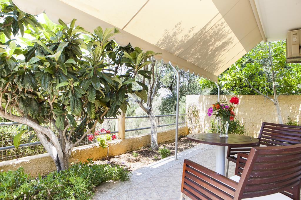Tzivras Villa & Apartments ลาสซี ภายนอก รูปภาพ